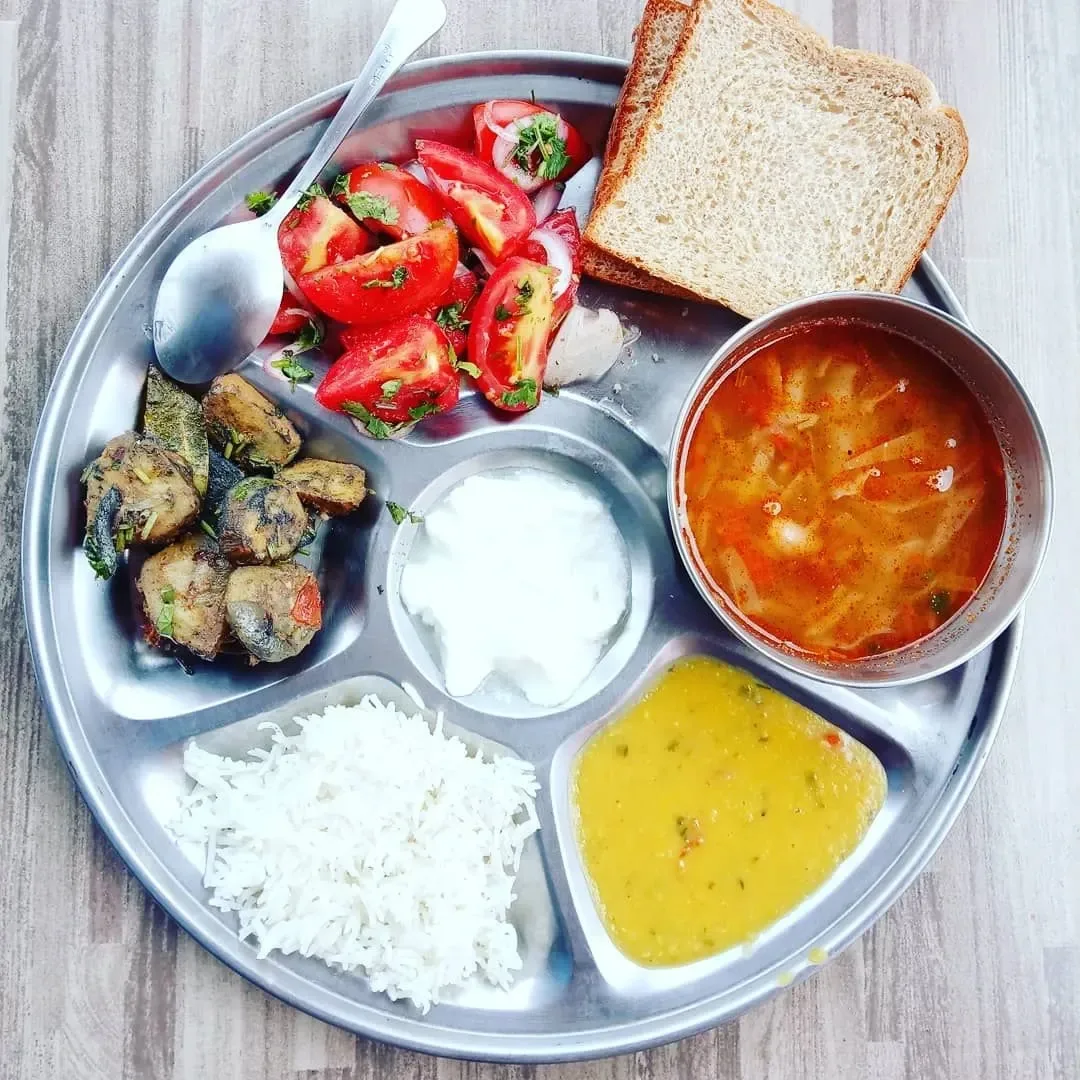The ashram kitchen preparing fresh vegetarian food.